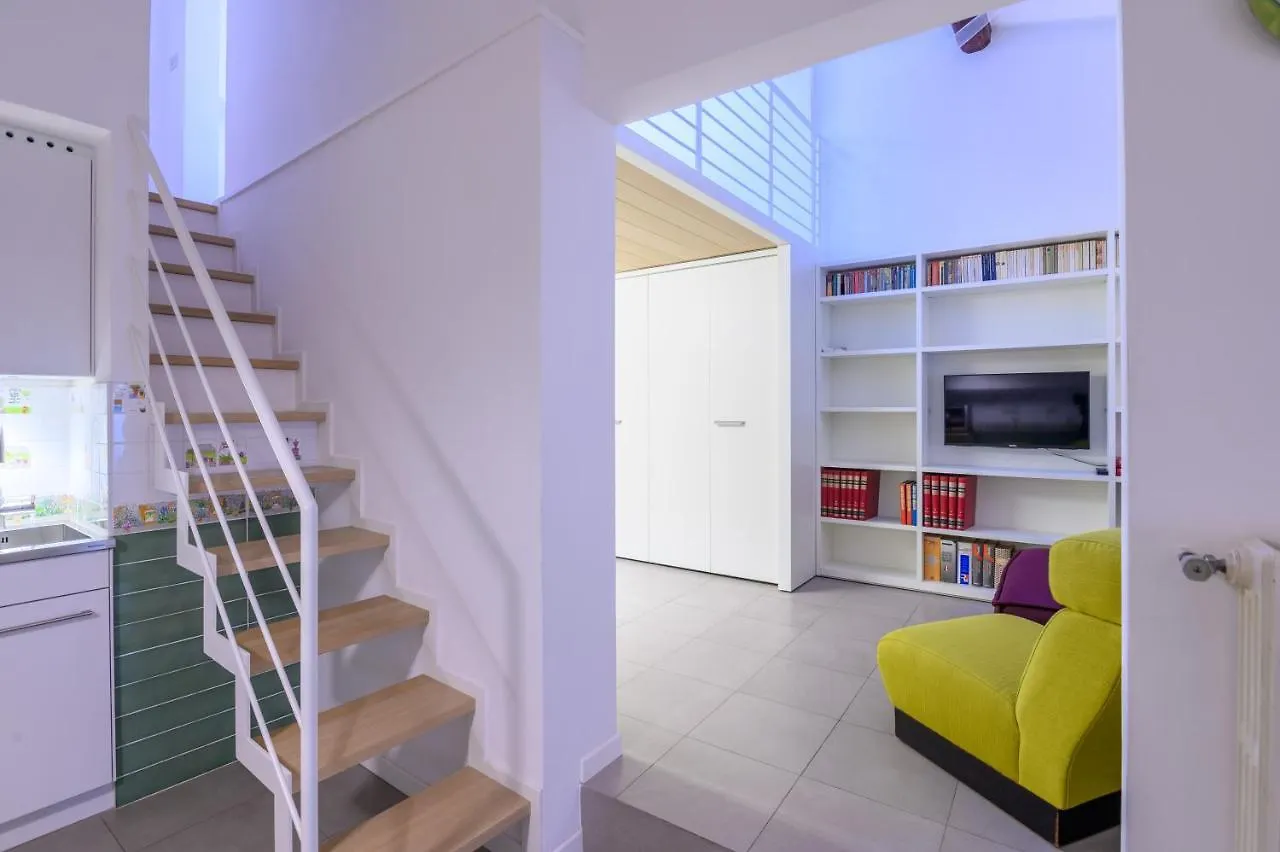 Apartments Florence - San Lorenzo Market 0*,  Italy